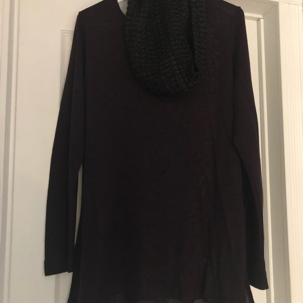 Women sweater w scarf
